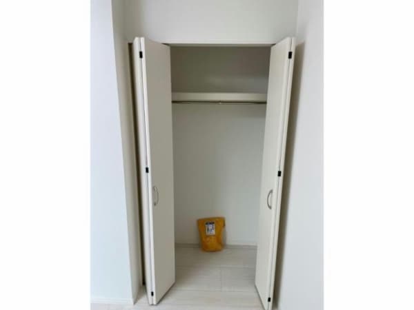 Room image 12