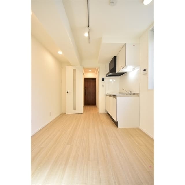 Room image 10