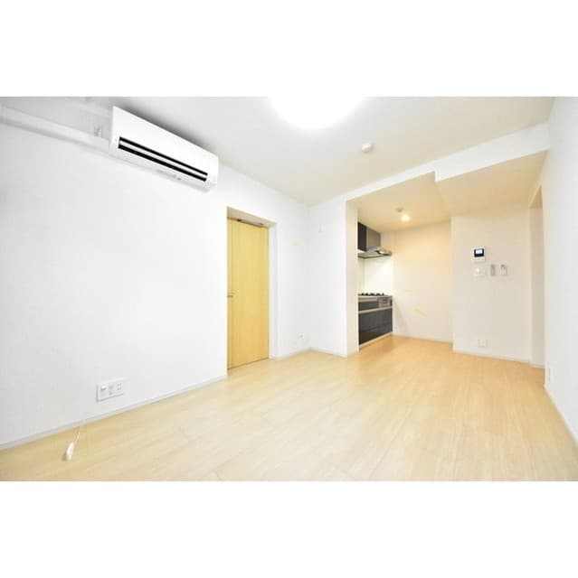 Room image 13
