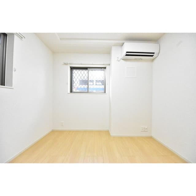 Room image 14