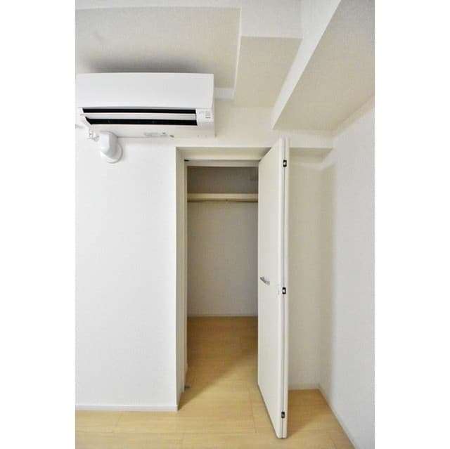 Room image 15