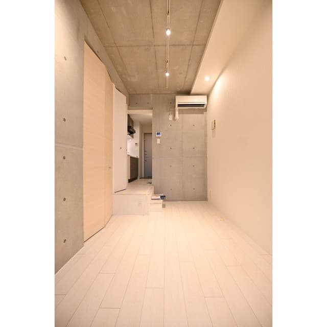 Room image 16