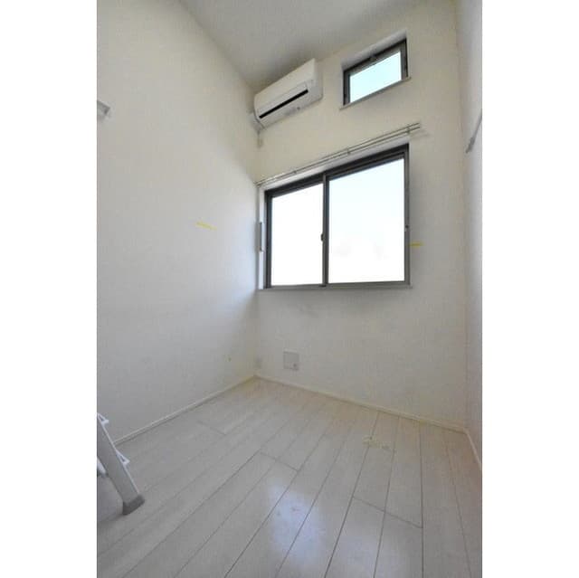 Room image 13