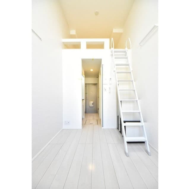 Room image 14