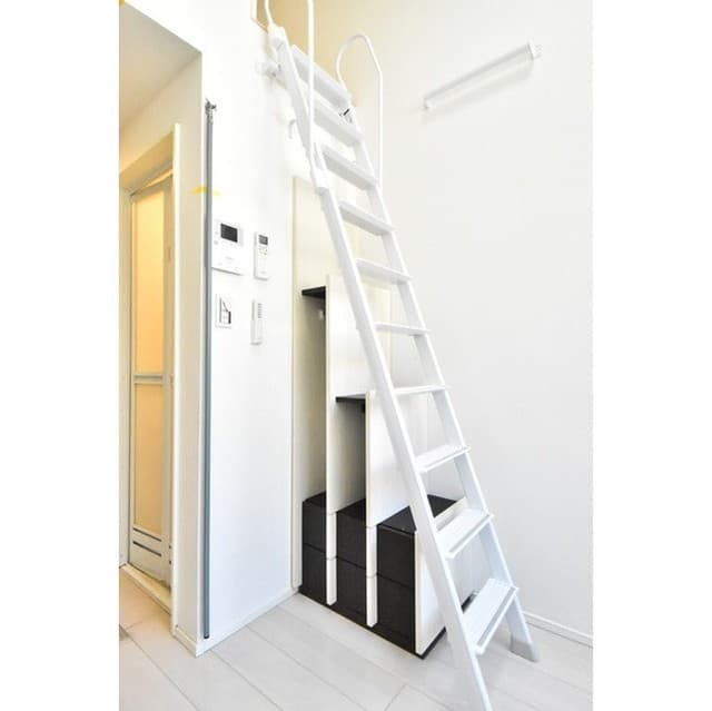 Room image 15