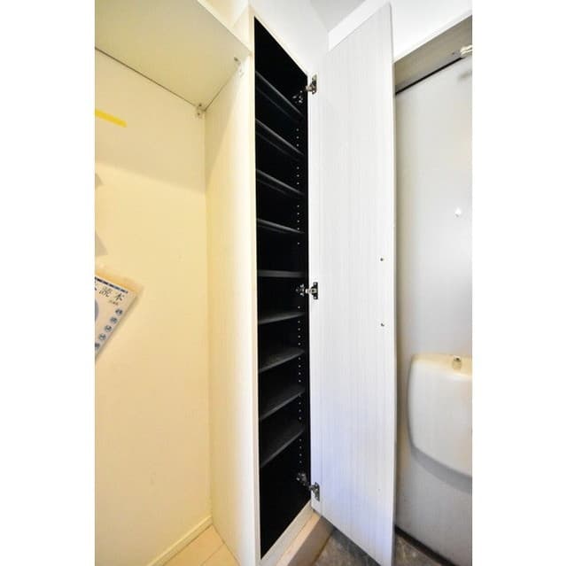 Room image 8