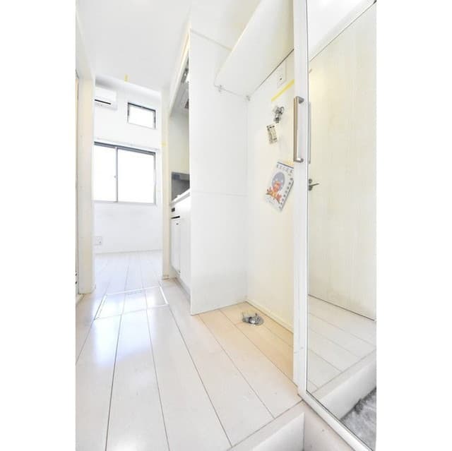 Room image 9