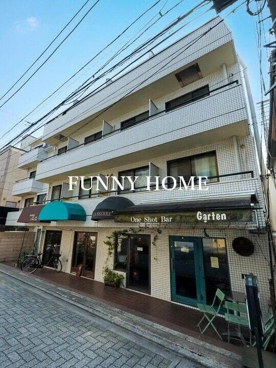 Room Image 266447f2-b2c0-4c3d-969a-e4697cc208b9