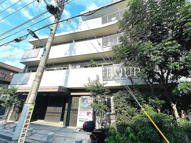 Room Image f02f86fa-349a-4af6-bff8-a936a4543f29