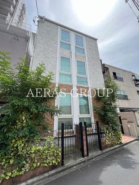 Room Image 5a137d3e-d4e5-40a0-ab70-b97850f17010