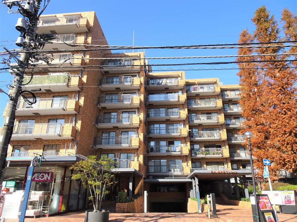 Room Image e66b95cf-ec78-47c6-a45c-8615eb30d025