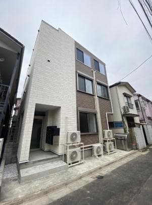 Room Image 444ee120-81af-42ea-8f2e-400f9c5a4953