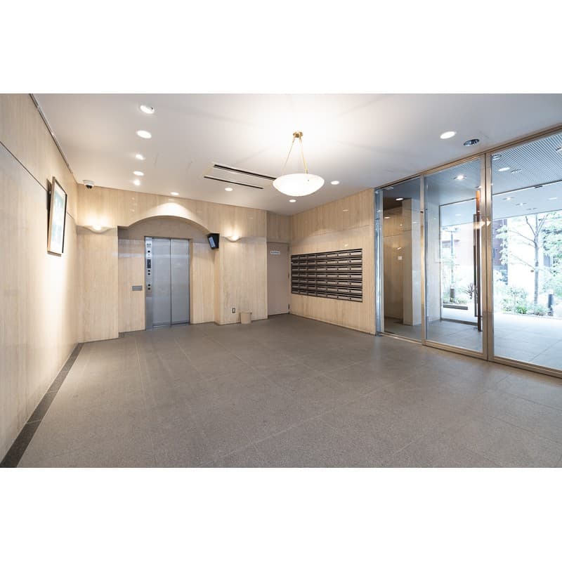 Room image 8