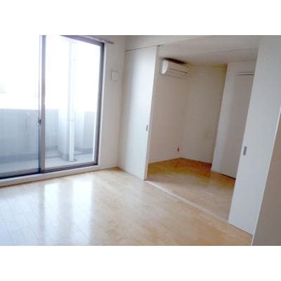 Room image 10