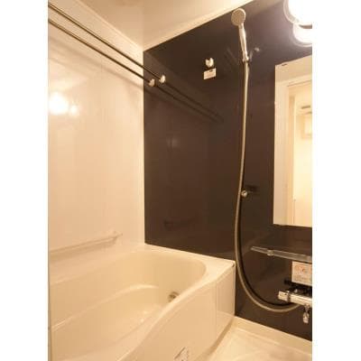 Room image 10