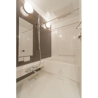 Room image 8