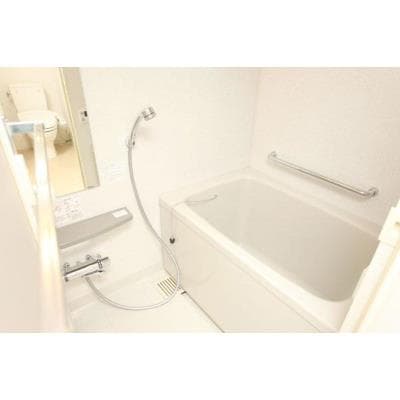 Room image 8
