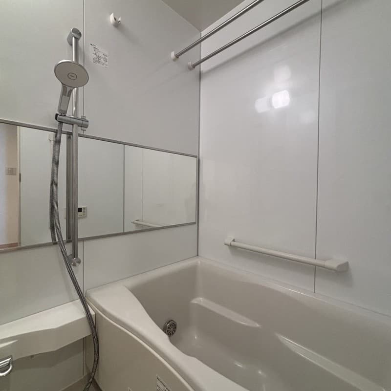 Room image 10