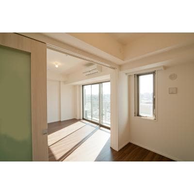Room image 9