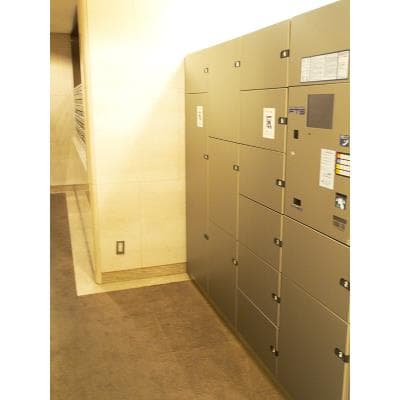Room image 8
