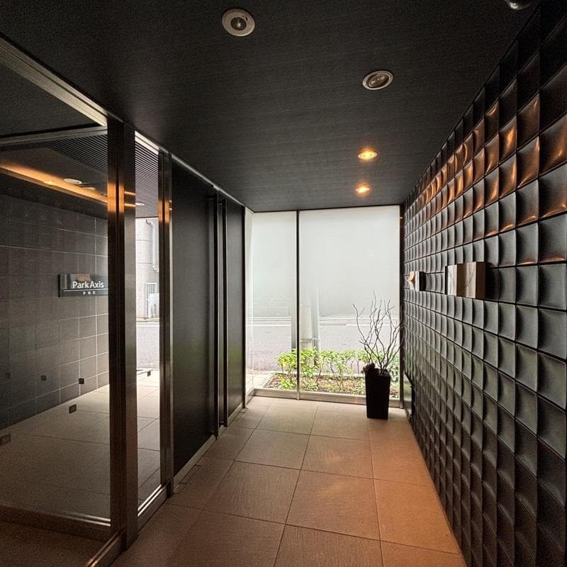 Room image 8