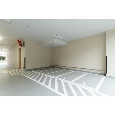 Room image 8