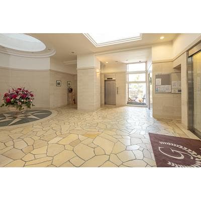 Room image 9