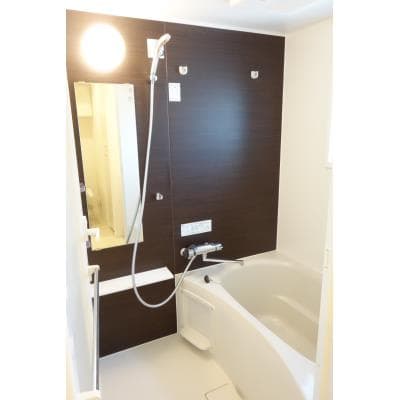Room image 10