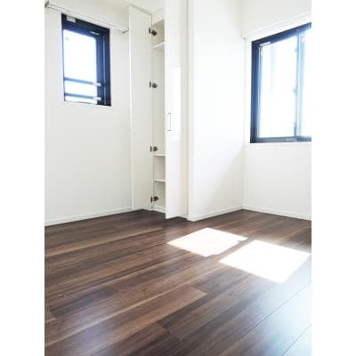 Room image 8