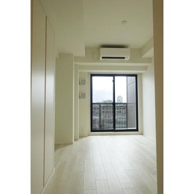 Room image 8