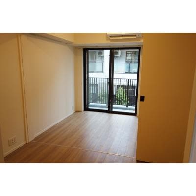Room image 8