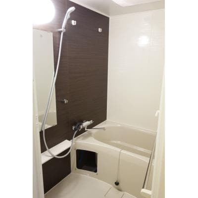 Room image 10