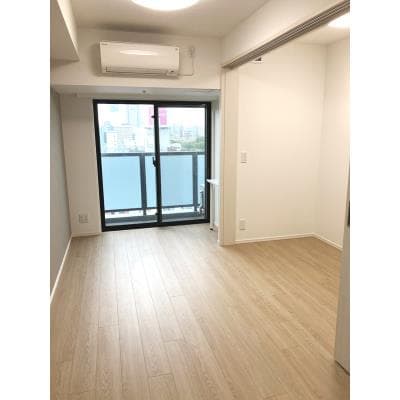 Room image 8