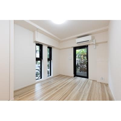 Room image 10