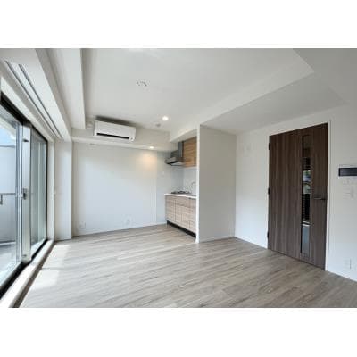 Room image 8