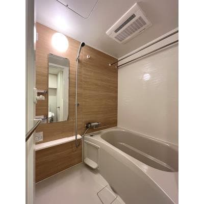 Room image 10