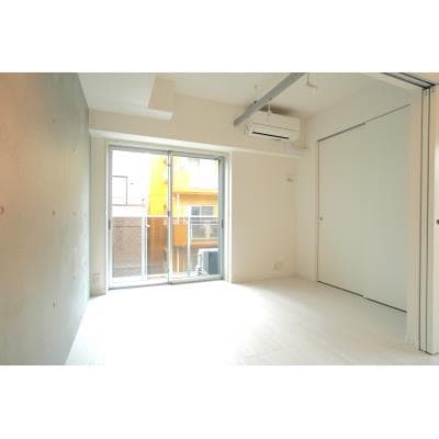 Room image 9