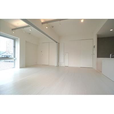 Room image 8