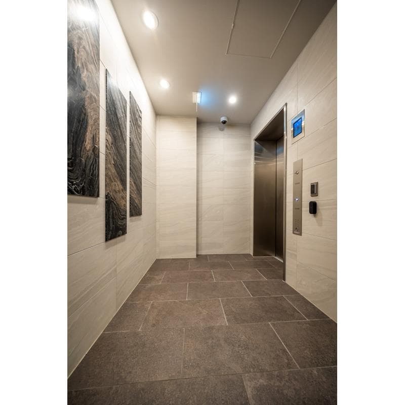 Room image 8