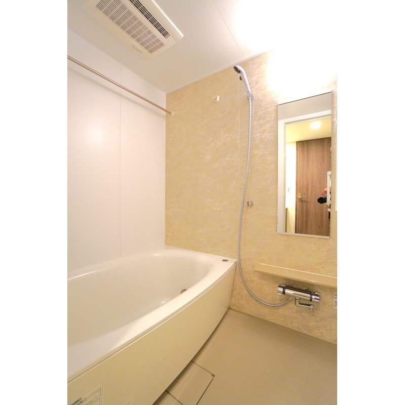 Room image 9