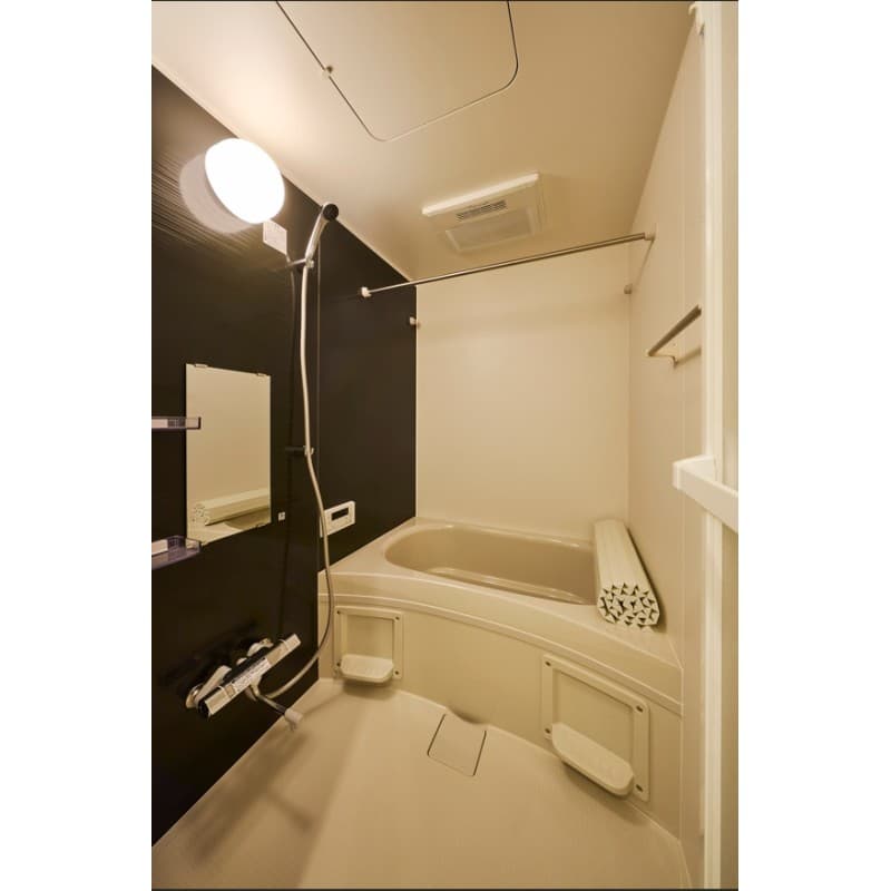 Room image 8