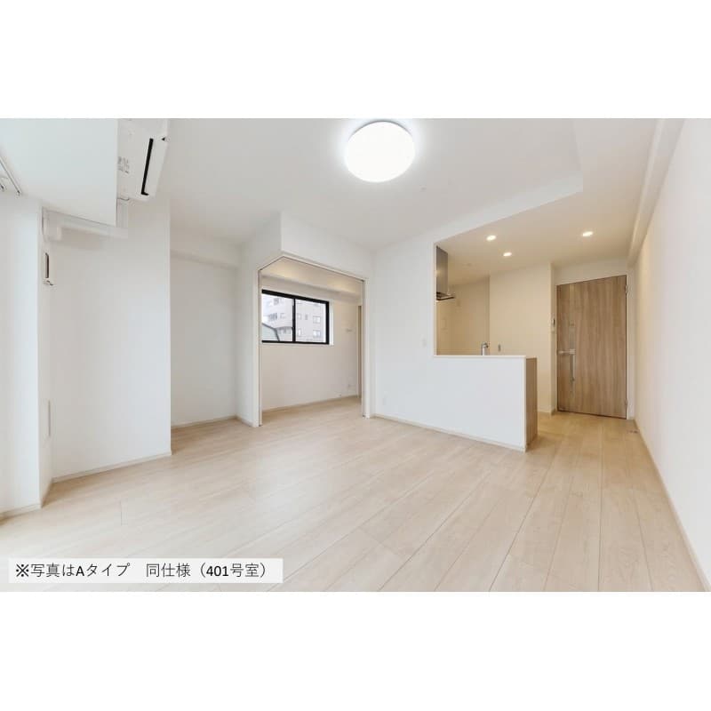 Room image 8