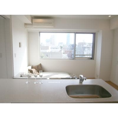 Room image 10