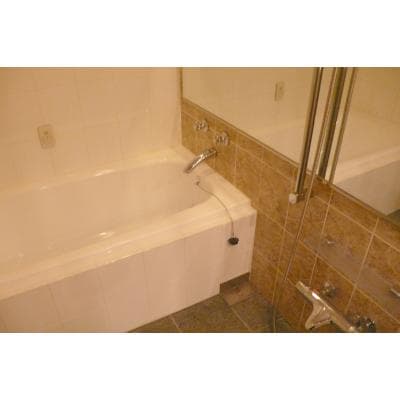 Room image 8