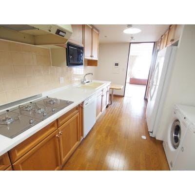Room image 8