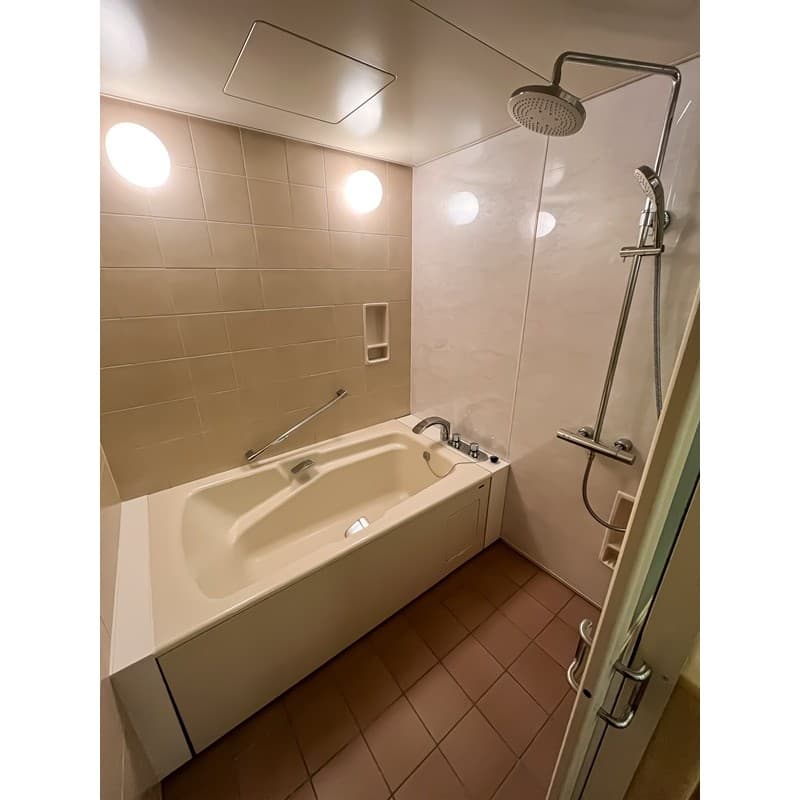 Room image 10