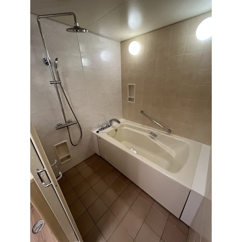 Room image 10