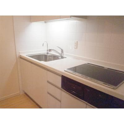 Room image 8