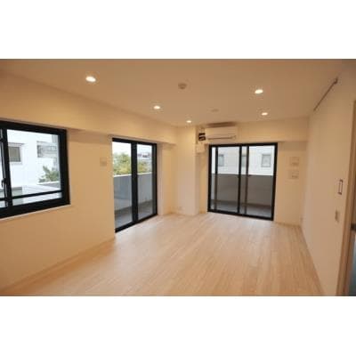 Room image 8