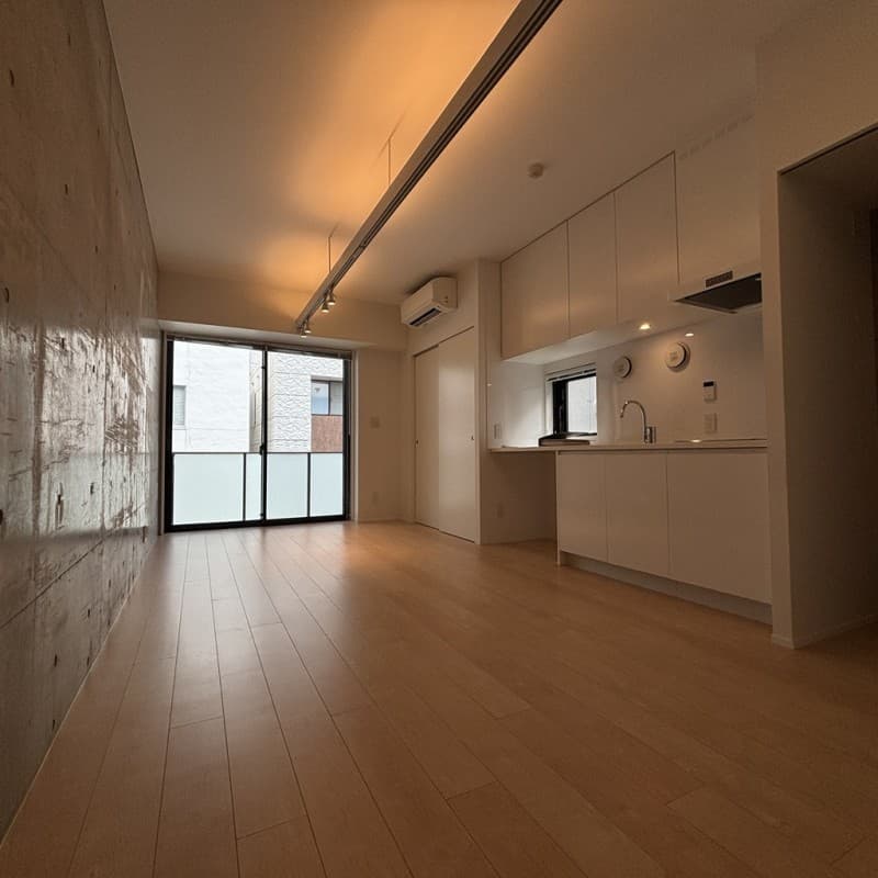 Room image 8